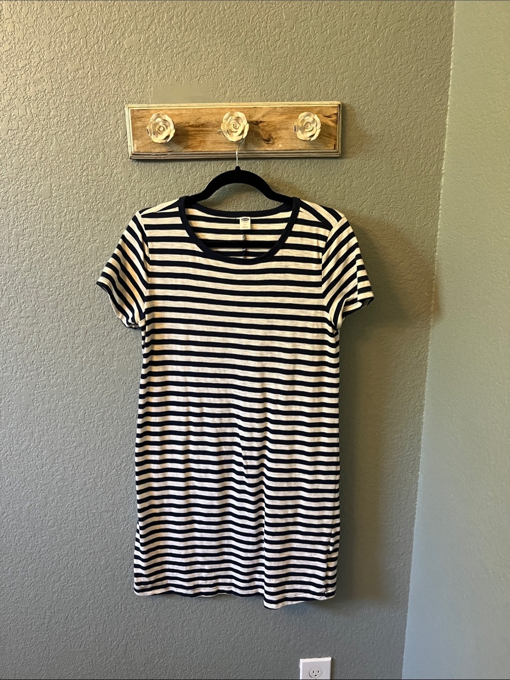 Old Navy White & Navy Striped Short‑Sleeve Mini Dress